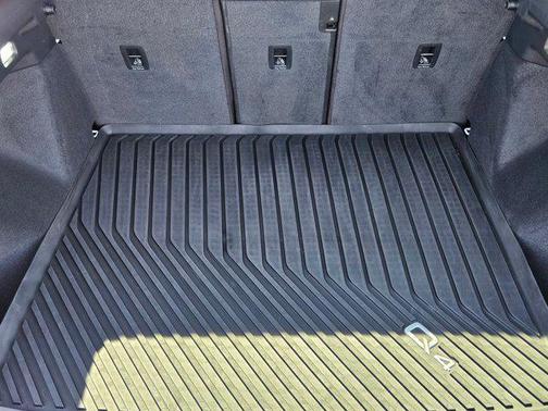 Glacier White Metallic 2023 Audi Q4 e-tron Premium Plus 50 quattro