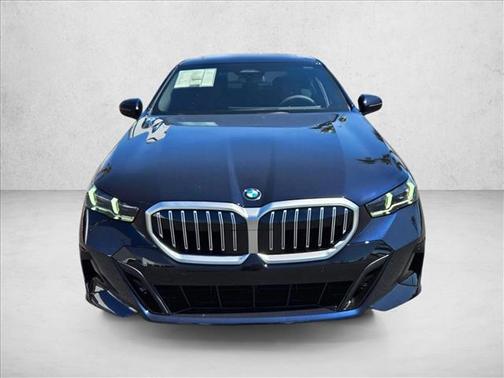 Carbon Black Metallic 2026 BMW 530 530i