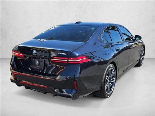 Carbon Black Metallic 2026 BMW 530 530i