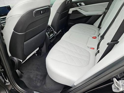 Black Sapphire Metallic 2026 BMW X5 xDrive40i