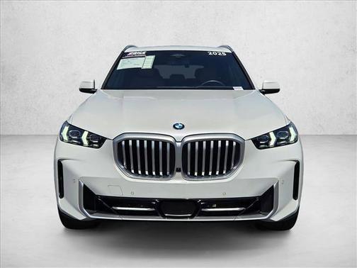 Mineral White Metallic 2025 BMW X5 sDrive40i