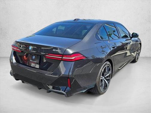 Dark Graphite Metallic 2026 BMW 530 530i