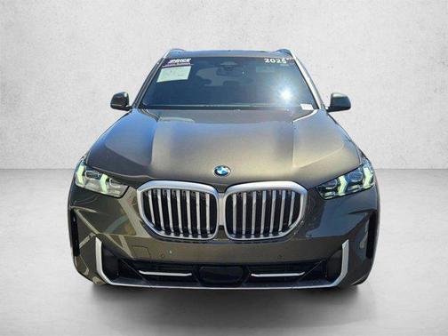Manhattan Green Metallic 2025 BMW X5 xDrive40i