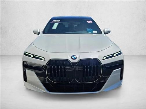 Mineral White Metallic 2025 BMW 760 xDrive
