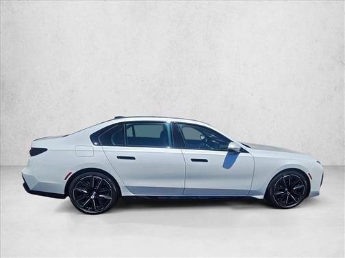 Mineral White Metallic 2025 BMW 760 xDrive