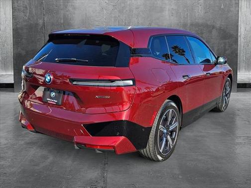 2025 BMW iX xDrive50