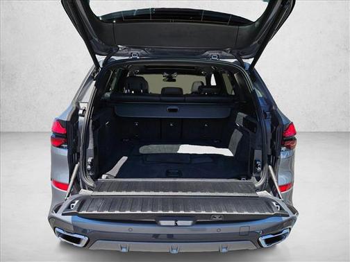 Skyscraper Grey Metallic 2026 BMW X5 xDrive40i