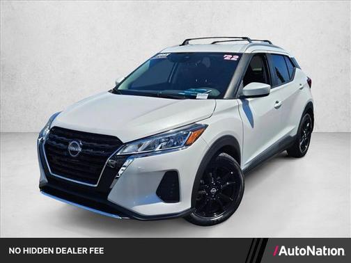 Aspen White Tricoat 2022 Nissan Kicks SV