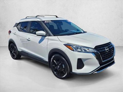 Aspen White Tricoat 2022 Nissan Kicks SV