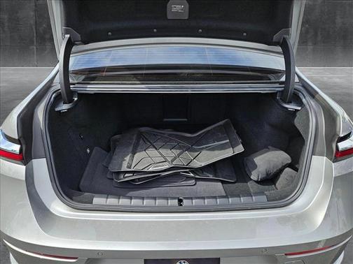 2024 BMW i7 eDrive50