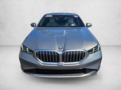 Oxide Grey Metallic 2026 BMW 530 530i