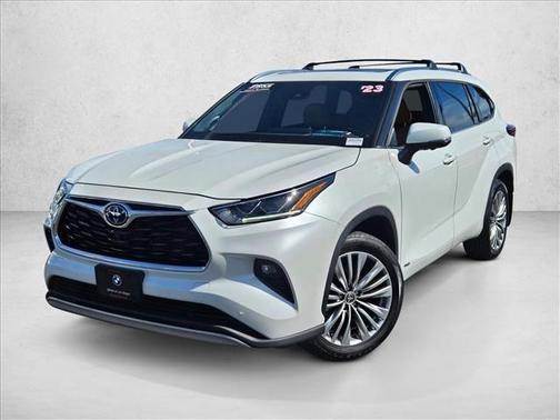 2023 Toyota Highlander Hybrid Platinum
