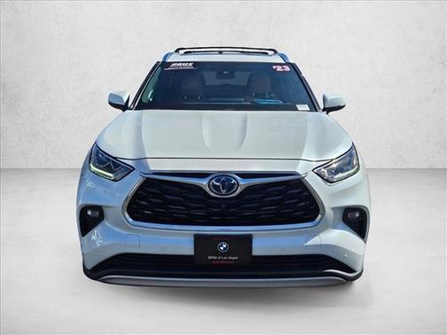 2023 Toyota Highlander Hybrid Platinum