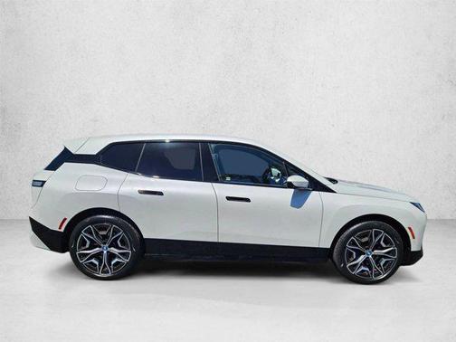 Mineral White Metallic 2024 BMW iX xDrive50