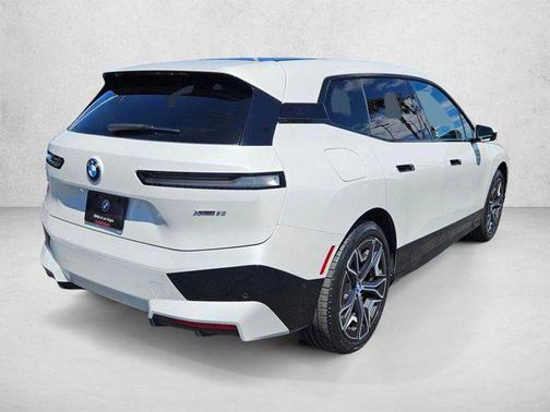 Mineral White Metallic 2024 BMW iX xDrive50