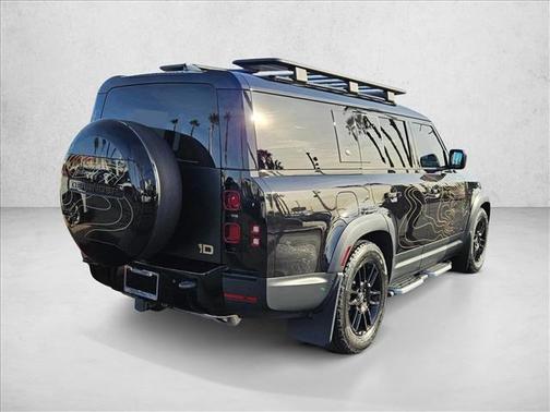 2023 Land Rover Defender 130 SE