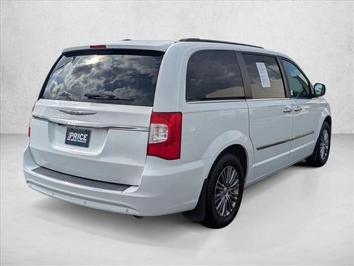 2014 Chrysler Town & Country Touring-L