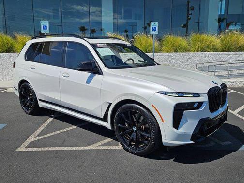 2025 BMW X7 M60i