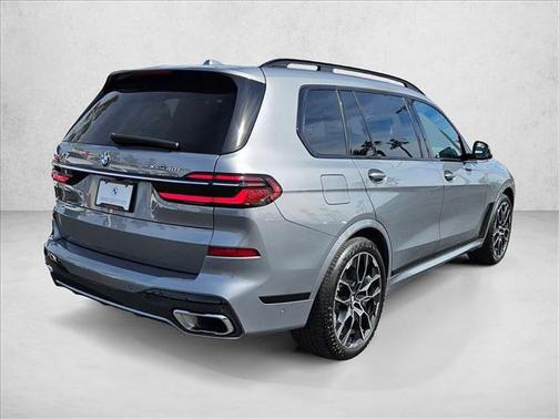 Skyscraper Grey Metallic 2024 BMW X7 xDrive40i