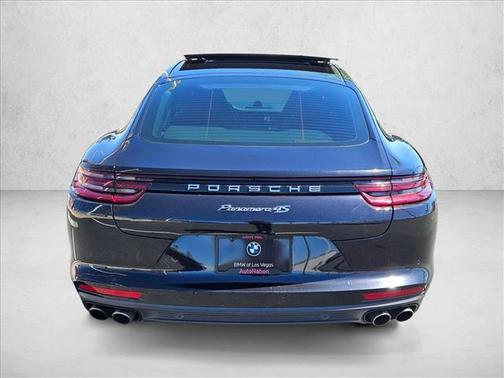 2017 Porsche Panamera 4S