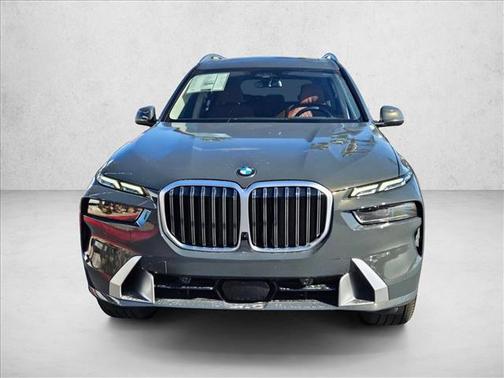 Dravit Grey Metallic 2026 BMW X7 xDrive40i