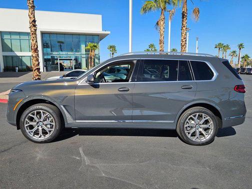 Dravit Grey Metallic 2026 BMW X7 xDrive40i