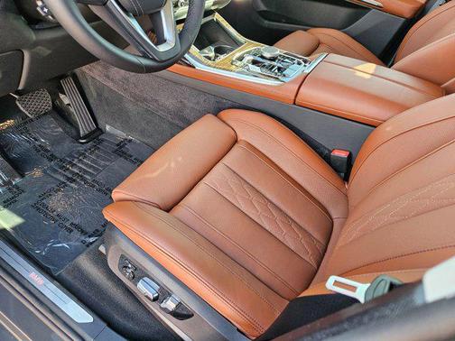 Dravit Grey Metallic 2026 BMW X7 xDrive40i