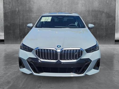 2025 BMW i5 eDrive40