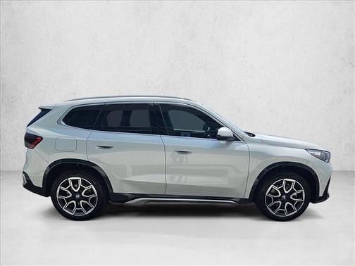 Mineral White Metallic 2026 BMW X1 xDrive28i