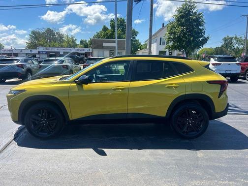 Nitro Yellow 2024 Chevrolet Trax ACTIV
