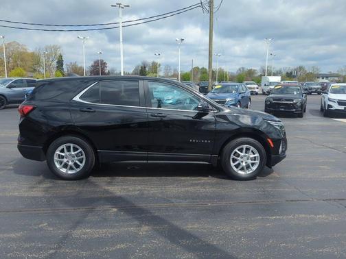 Mosaic Black Metallic 2024 Chevrolet Equinox LT