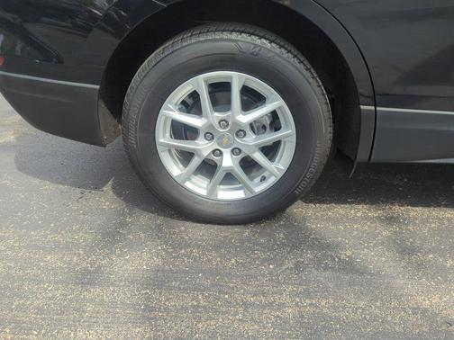 Mosaic Black Metallic 2024 Chevrolet Equinox LT