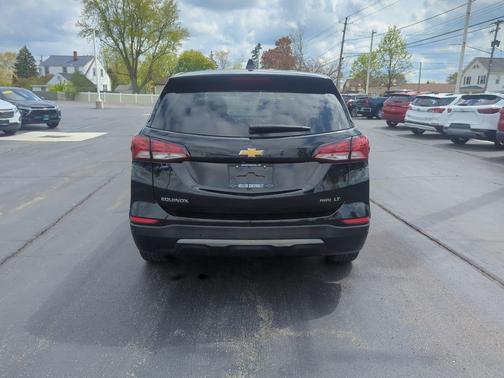 Mosaic Black Metallic 2024 Chevrolet Equinox LT
