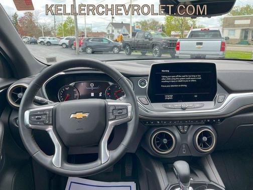 Iridescent Pearl Tricoat 2024 Chevrolet Blazer Premier