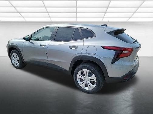 Sterling Gray Metallic 2026 Chevrolet Trax LS