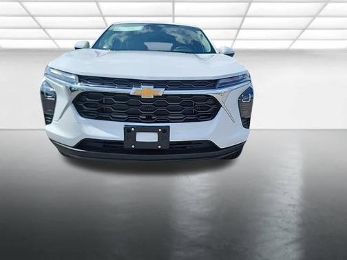 Summit White 2026 Chevrolet Trax LS