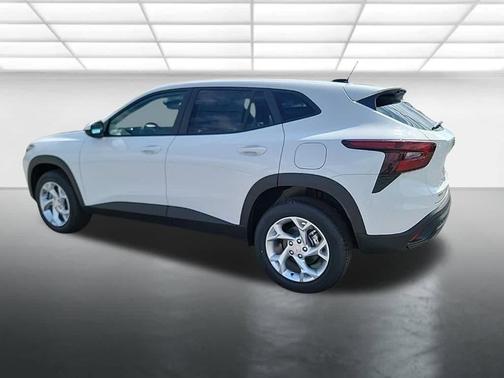 Summit White 2026 Chevrolet Trax LS