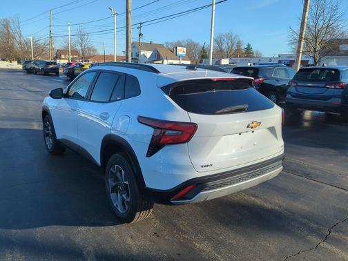 2024 Chevrolet Trax LT