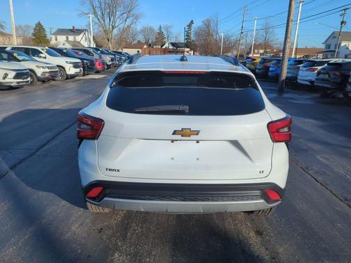 2024 Chevrolet Trax LT