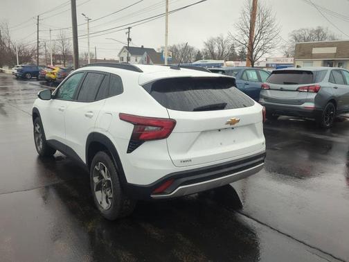 2024 Chevrolet Trax LT