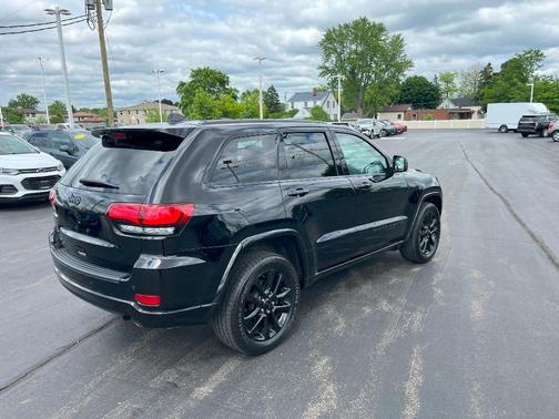 2022 Jeep Grand Cherokee WK Laredo