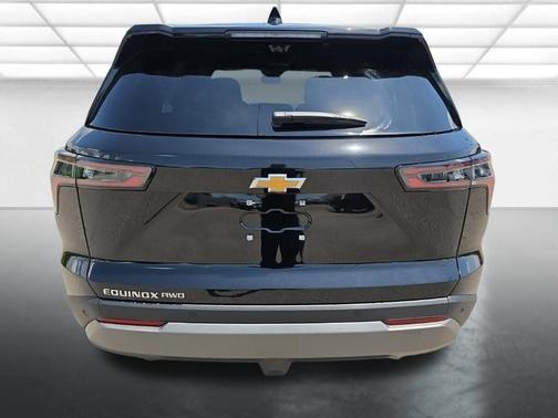 Mosaic Black Metallic 2027 Chevrolet Equinox LT