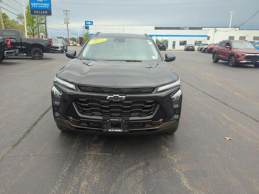 Mosaic Black Metallic 2025 Chevrolet Trax ACTIV