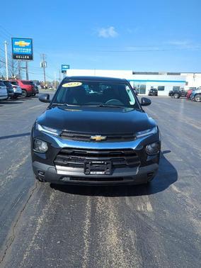 Mosaic Black Metallic 2023 Chevrolet Trailblazer LS