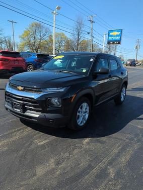 Mosaic Black Metallic 2023 Chevrolet Trailblazer LS