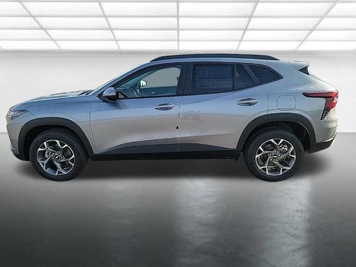 Sterling Gray Metallic 2026 Chevrolet Trax LT