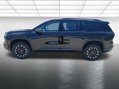 Mosaic Black Metallic 2026 Chevrolet Traverse Z71