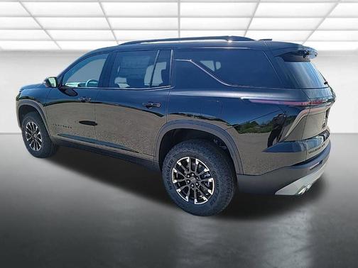 Mosaic Black Metallic 2026 Chevrolet Traverse Z71