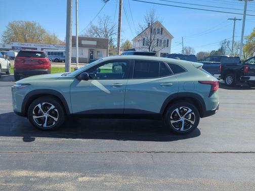 Green 2024 Chevrolet Trax 1RS