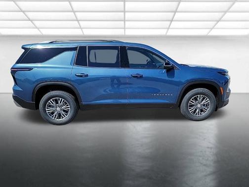 Lakeshore Blue Metallic 2026 Chevrolet Traverse LT